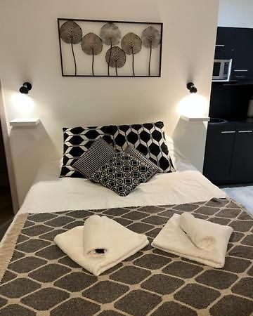 Studio Cosy Black - Cosy & Cocon 牟罗兹 外观 照片